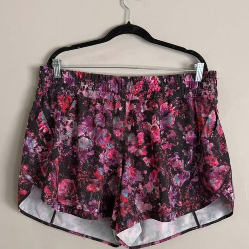 Lululemon Track That Short - Size 18